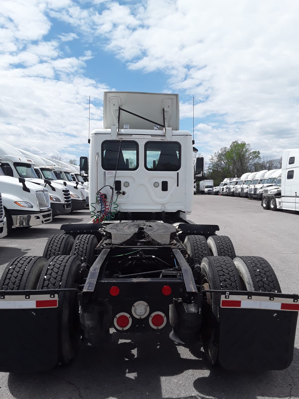 2015 Freightliner/Mercedes CASCADIA 125 333292