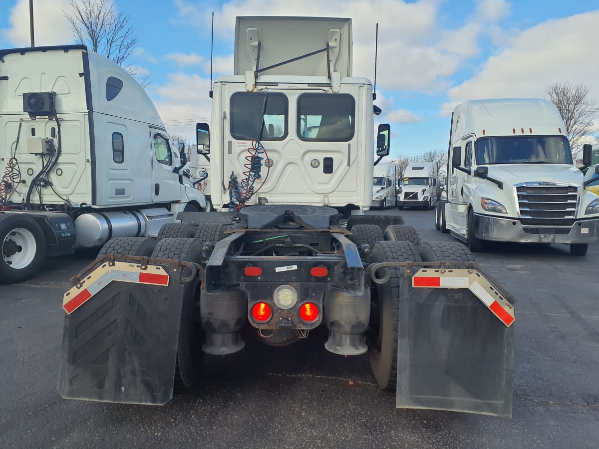 2015 Freightliner/Mercedes CASCADIA 125 333625