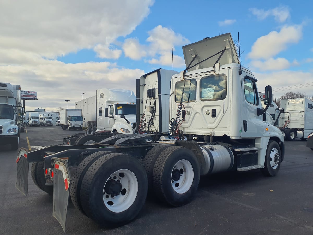 2015 Freightliner/Mercedes CASCADIA 125 333625