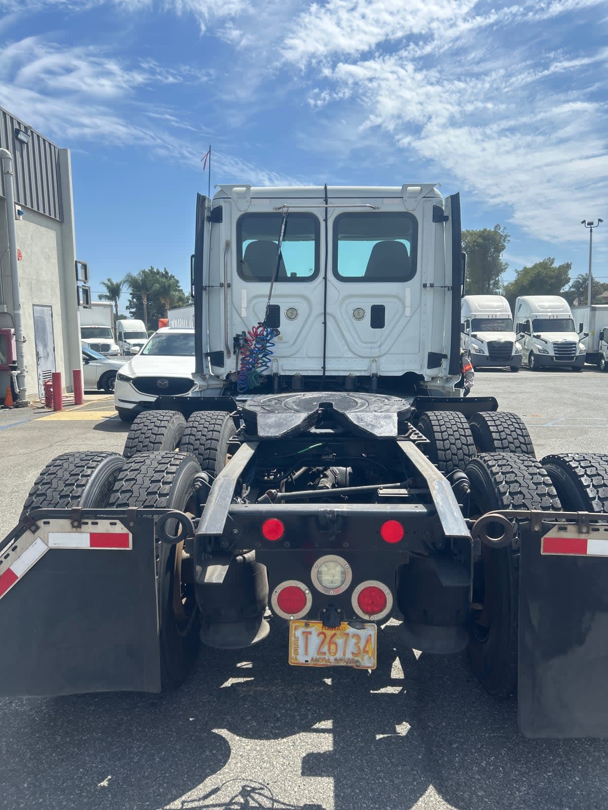 2016 Freightliner Cascadia in Pomona, CA — photo 5