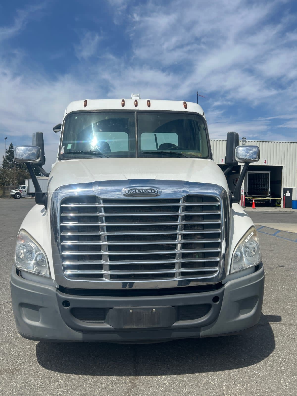 2016 Freightliner Cascadia in Pomona, CA — photo 2