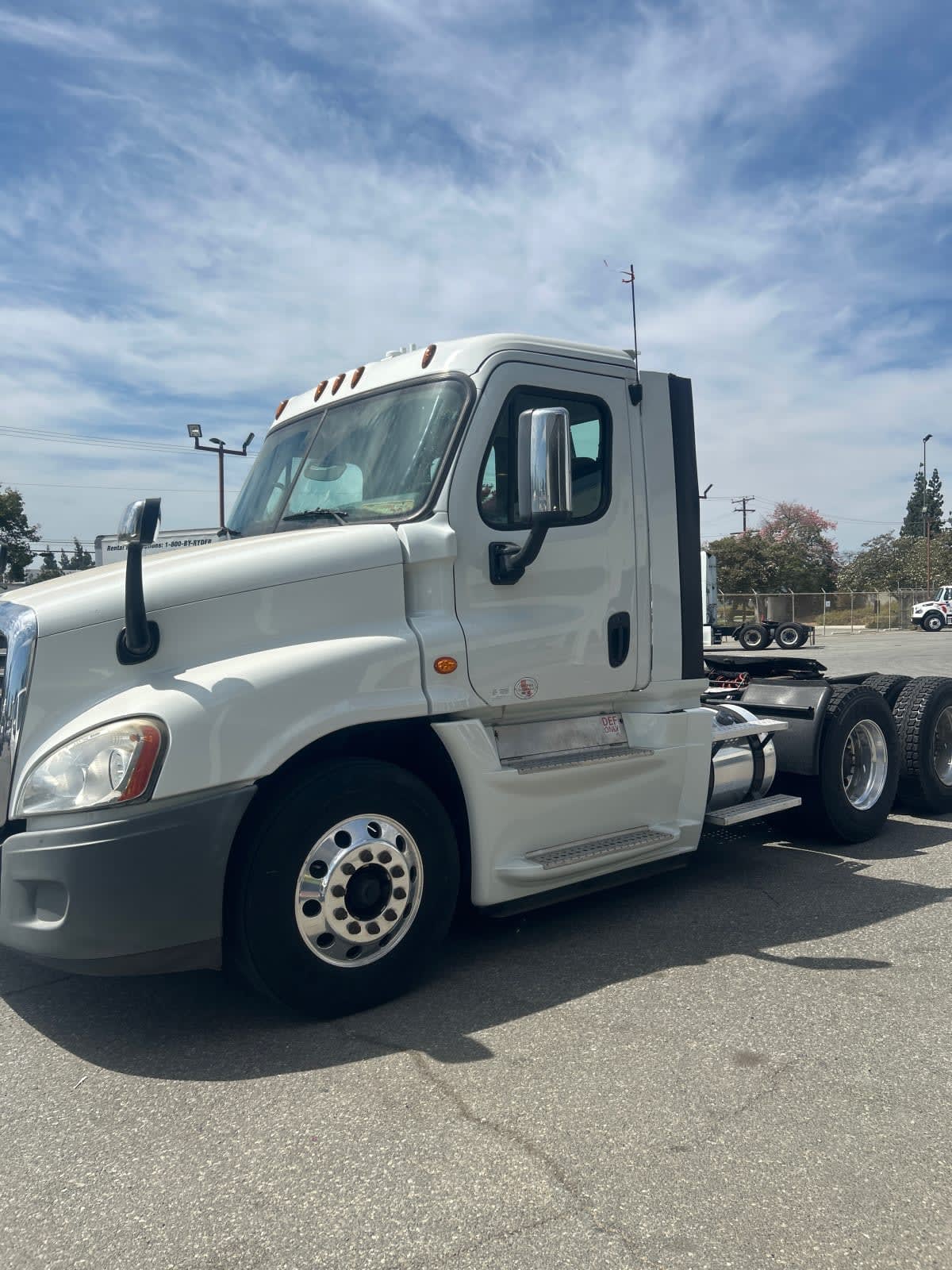 2016 Freightliner Cascadia in Pomona, CA — photo 3