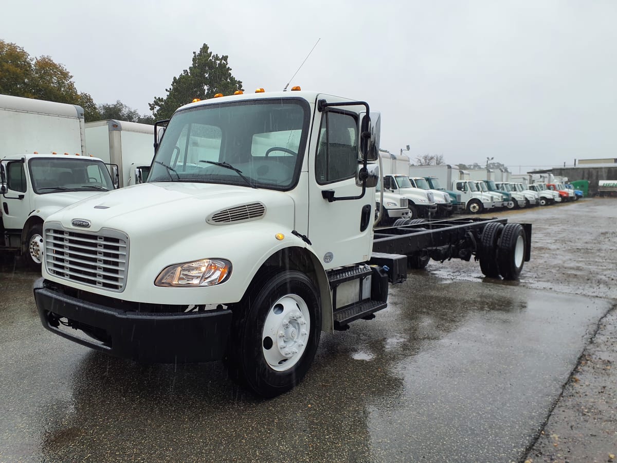 2015 Freightliner/Mercedes M2 106 334209