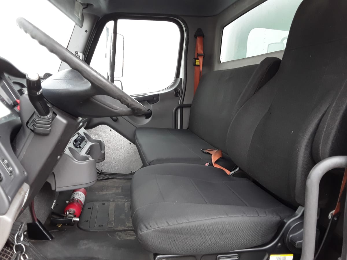 2015 Freightliner/Mercedes M2 106 335992