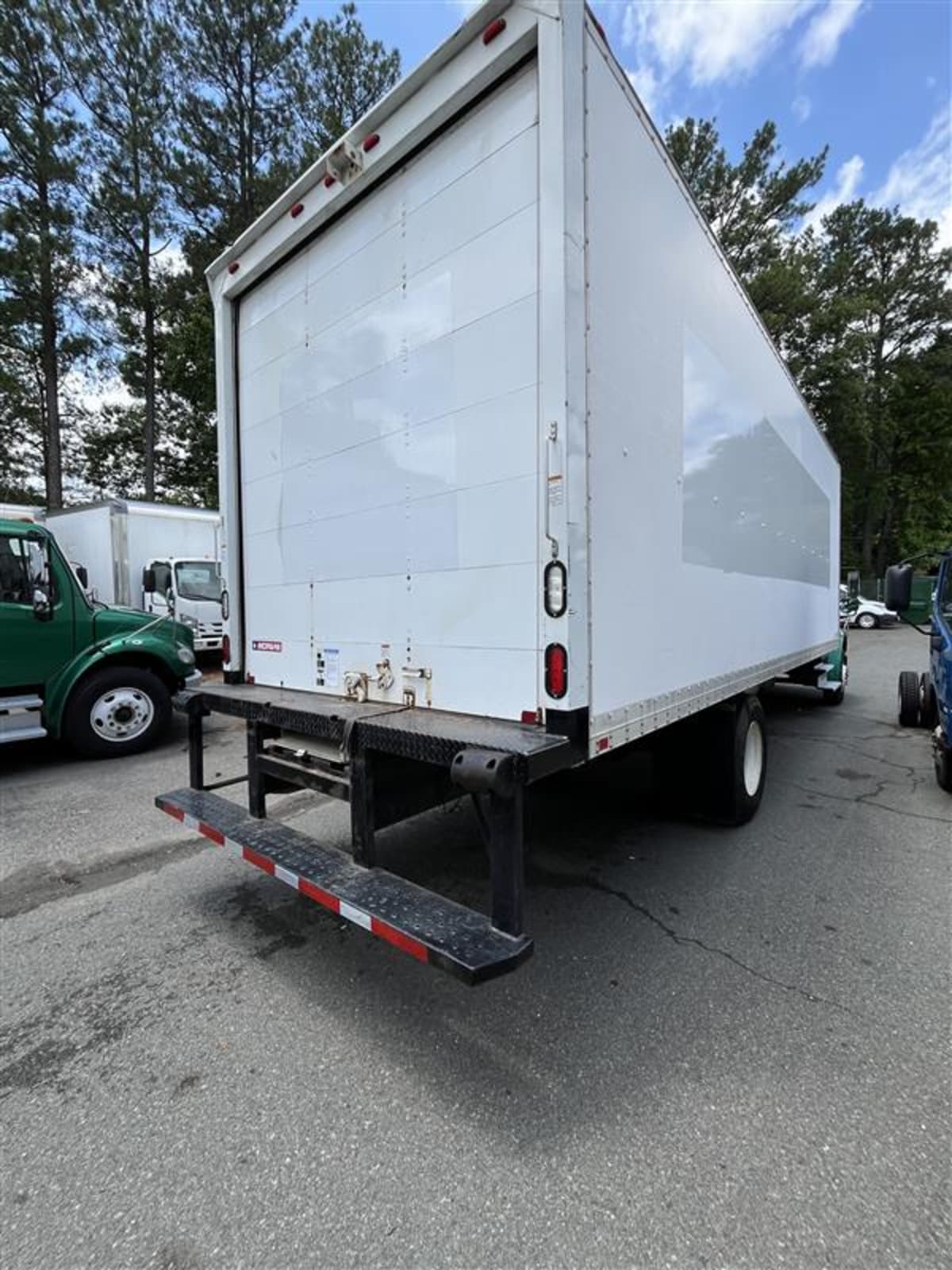 2015 Freightliner M2 106 338318