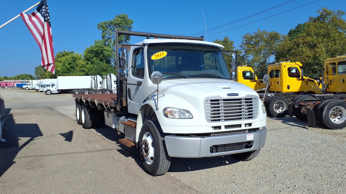 2015 Freightliner M2 106 in West Chester, OH — photo 3