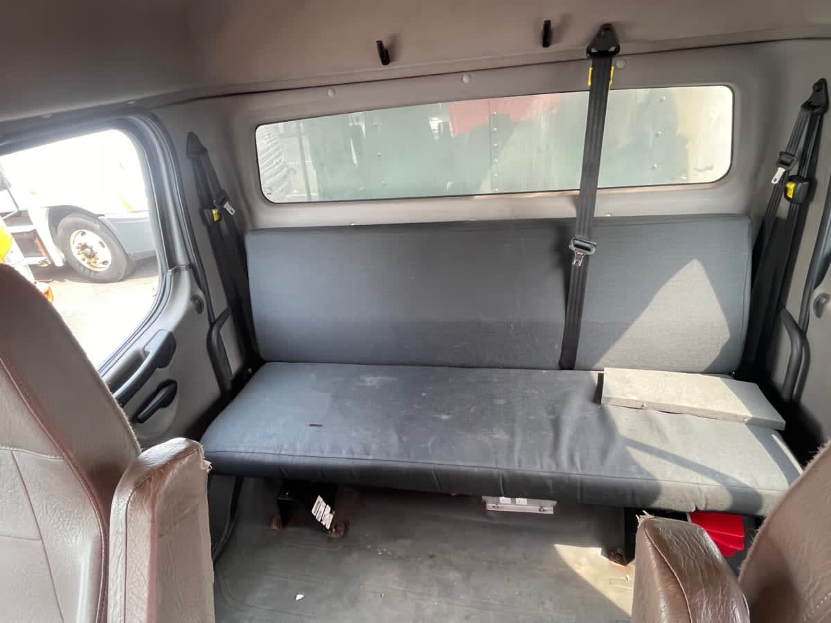 2015 Freightliner M2 106 338991