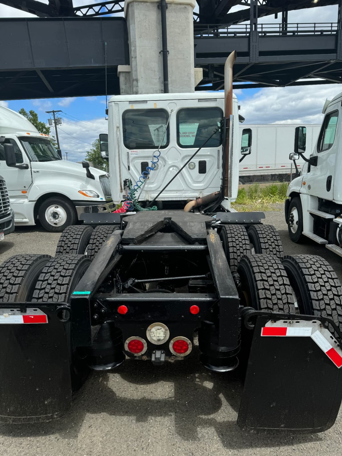 2015 Freightliner/Mercedes CASCADIA 125 339305