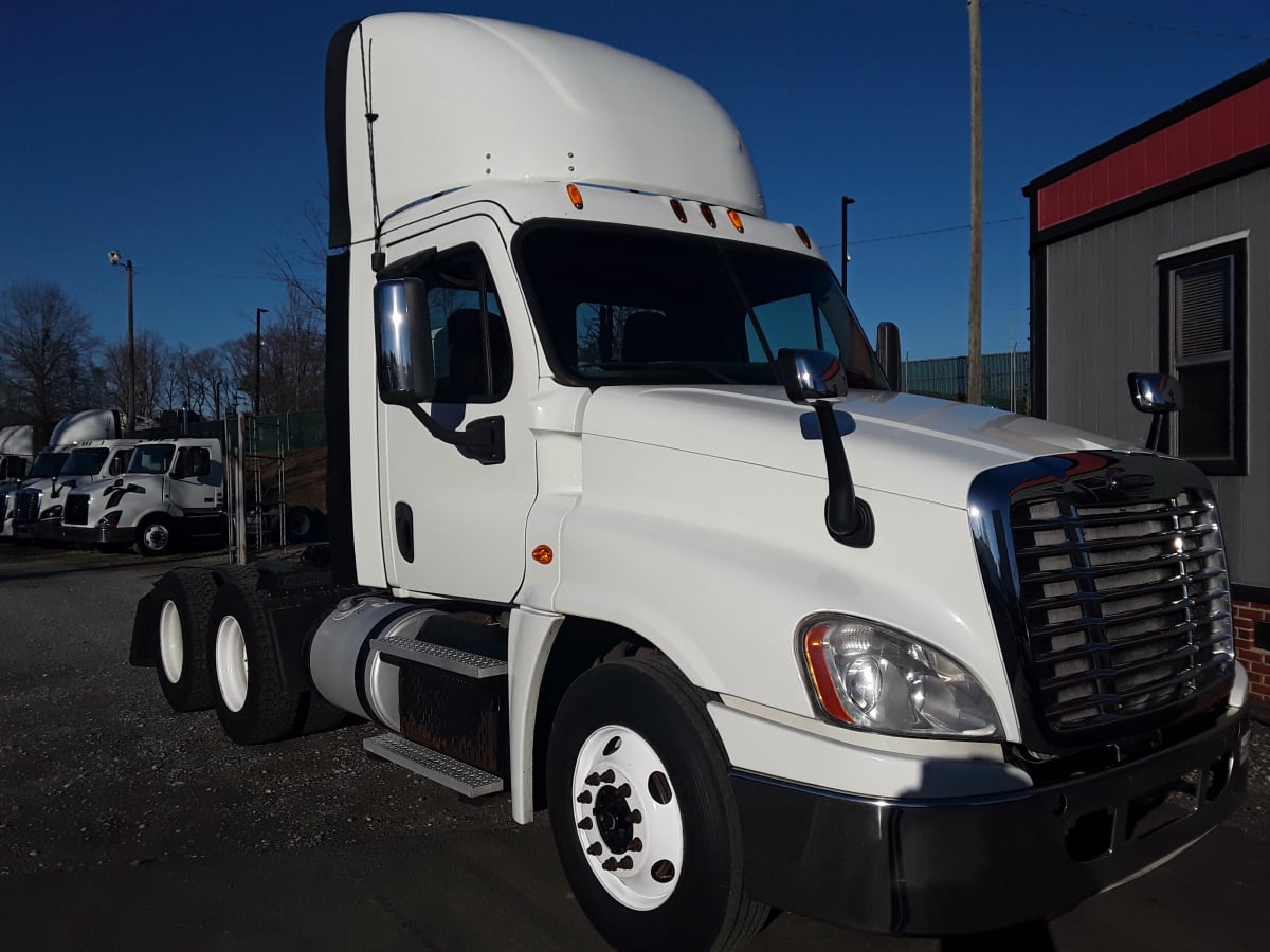 2015 Freightliner/Mercedes CASCADIA 125 340029