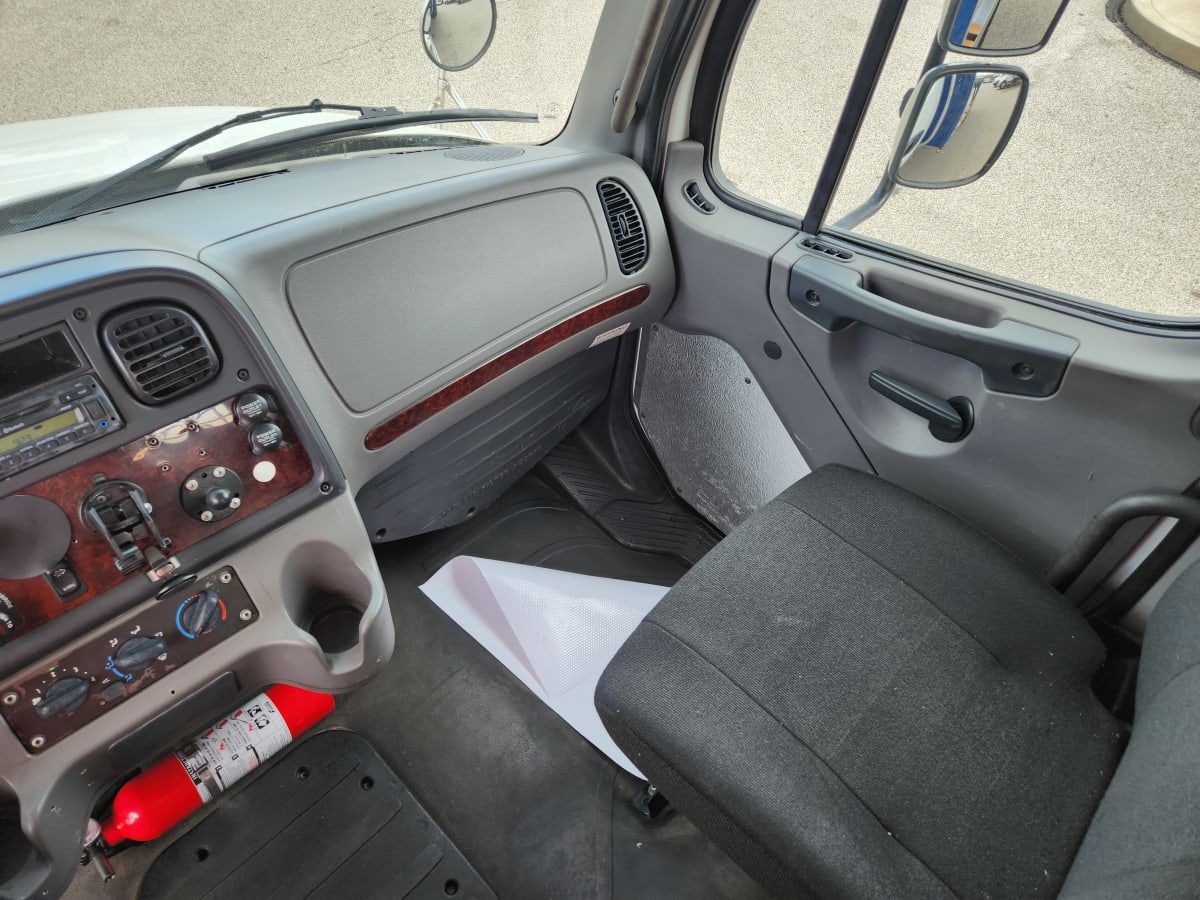 2015 Freightliner/Mercedes M2 106 341856