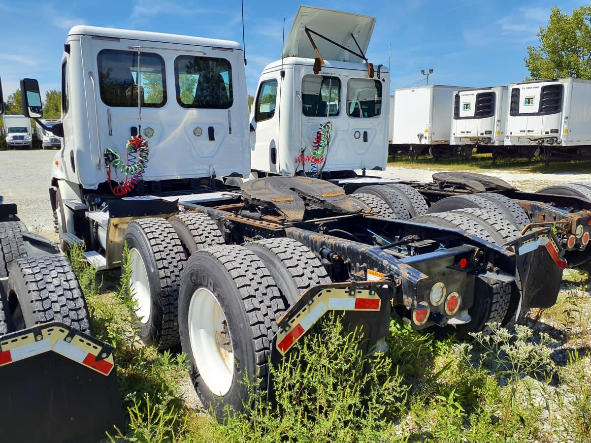 2018 Freightliner CASCADIA PX11364ST 342674