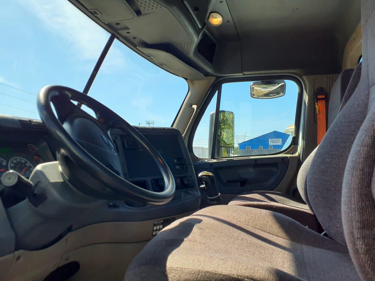 2018 Freightliner CASCADIA PX11364ST 342674