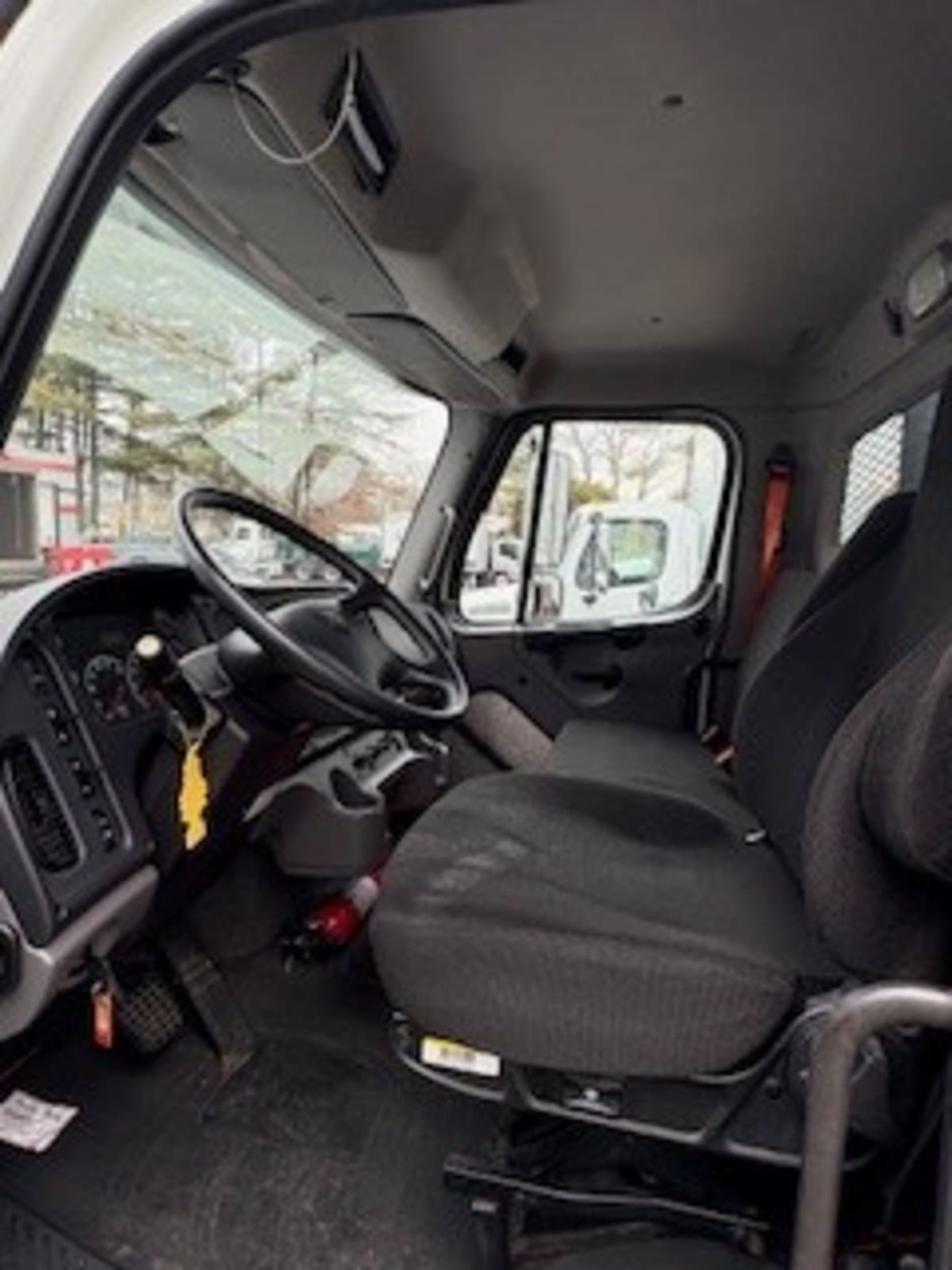 2015 Freightliner/Mercedes M2 106 348286