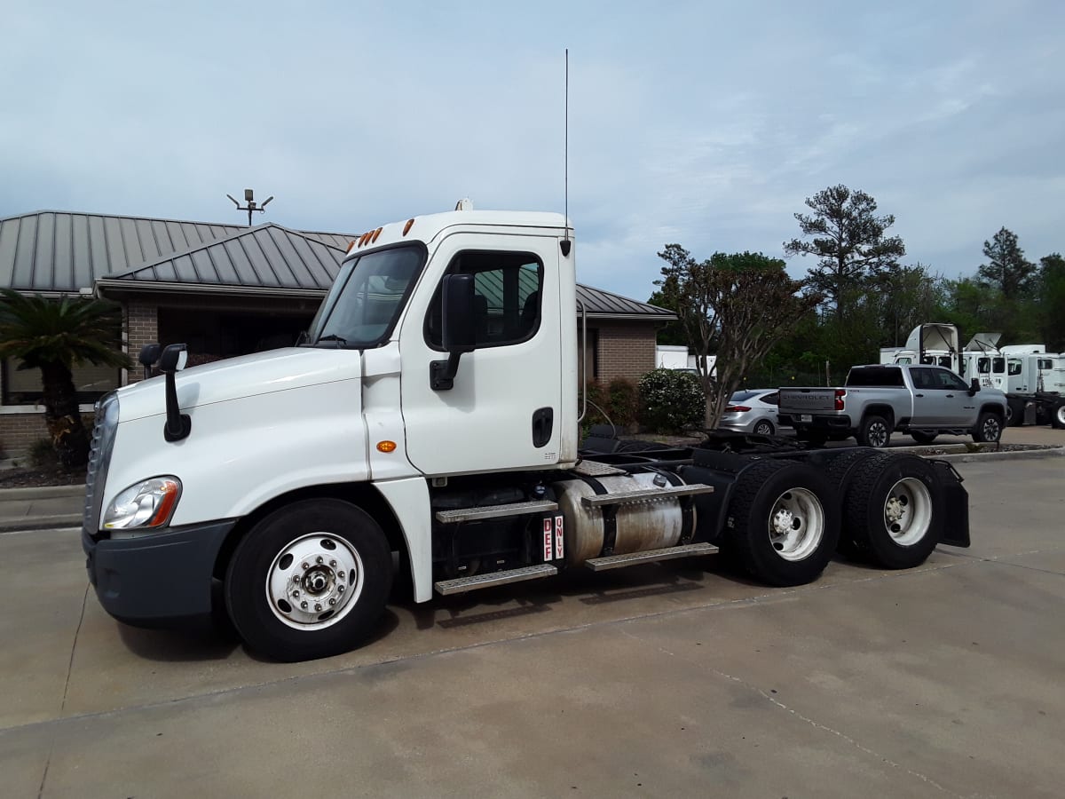 2015 Freightliner/Mercedes CASCADIA 125 348907