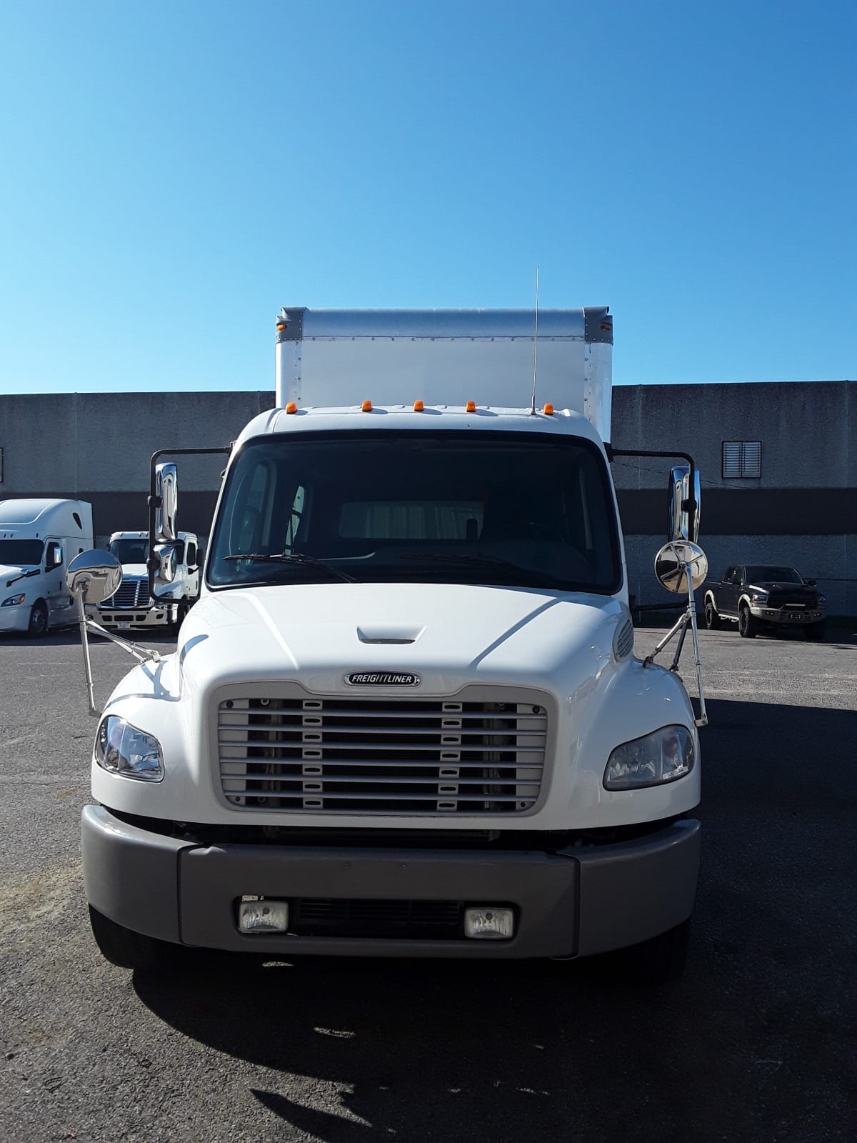 2015 Freightliner/Mercedes M2 106 349075