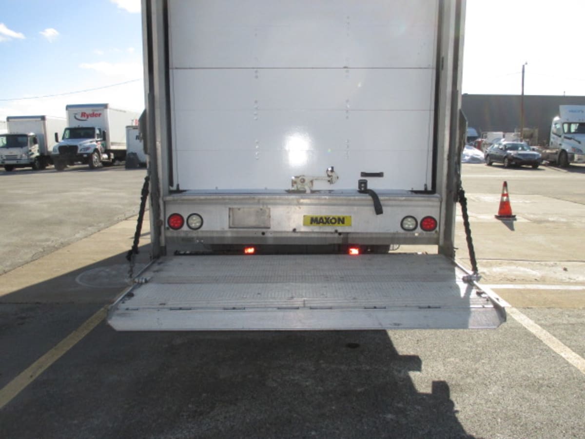 2015 Freightliner/Mercedes M2 106 349315