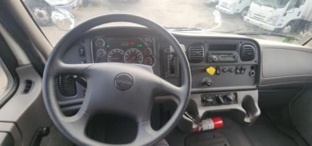 2016 Freightliner/Mercedes M2 106 349579