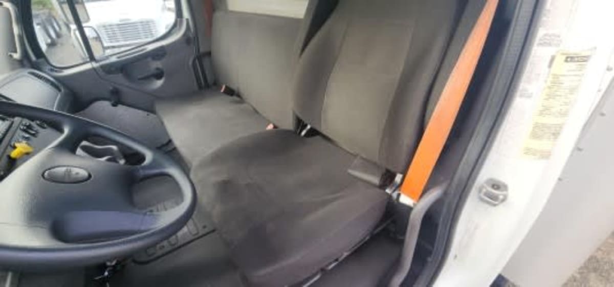 2016 Freightliner/Mercedes M2 106 349579