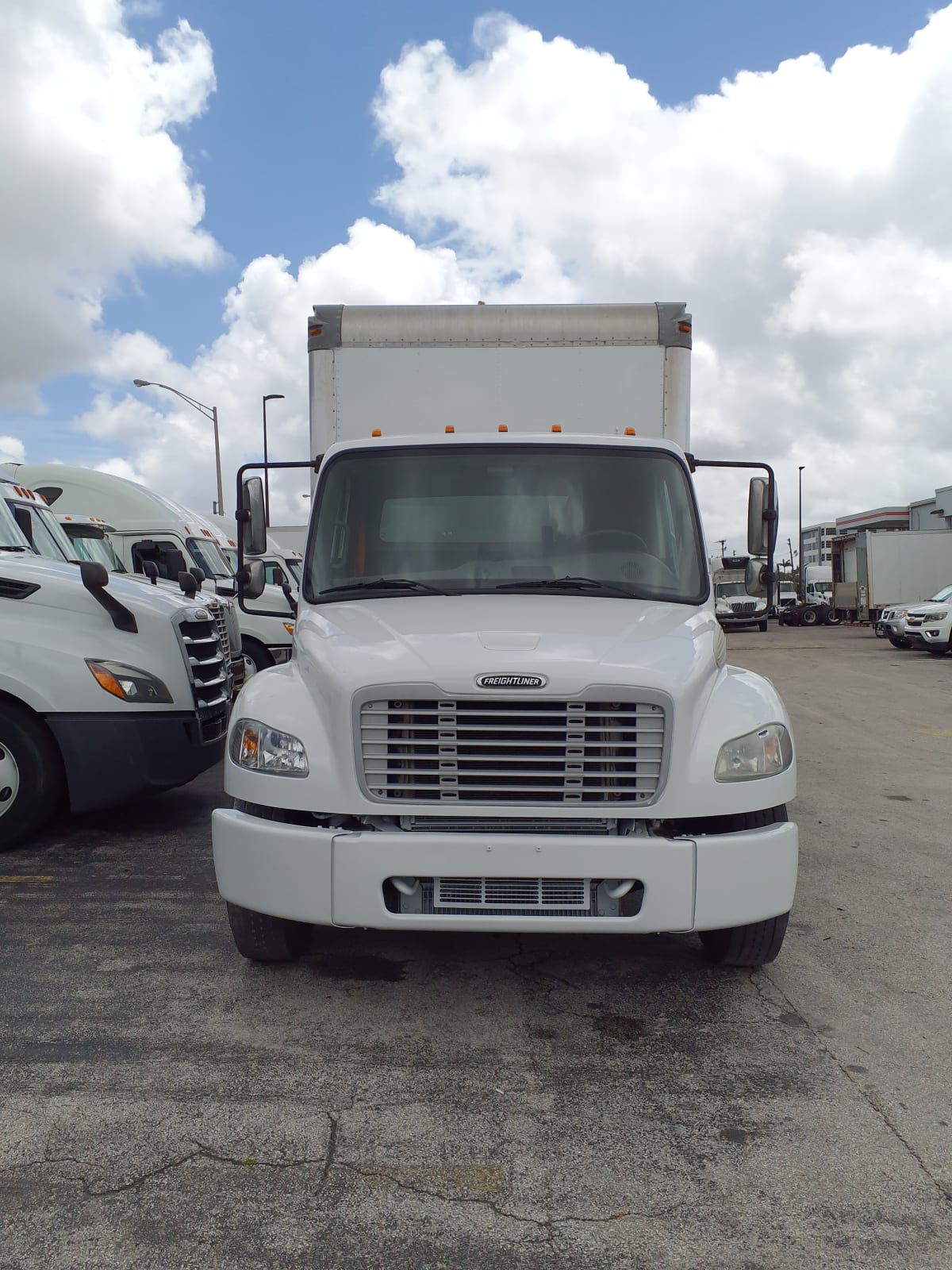 2015 Freightliner/Mercedes M2 106 350143