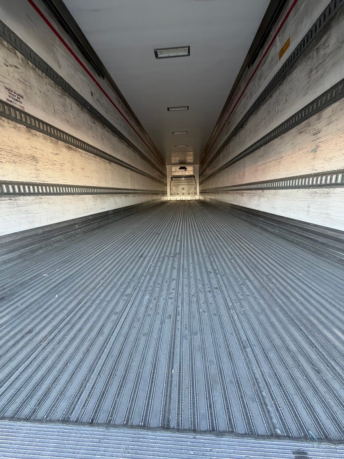 2016 Utility Trailers VS2RA 48/162/102 350535