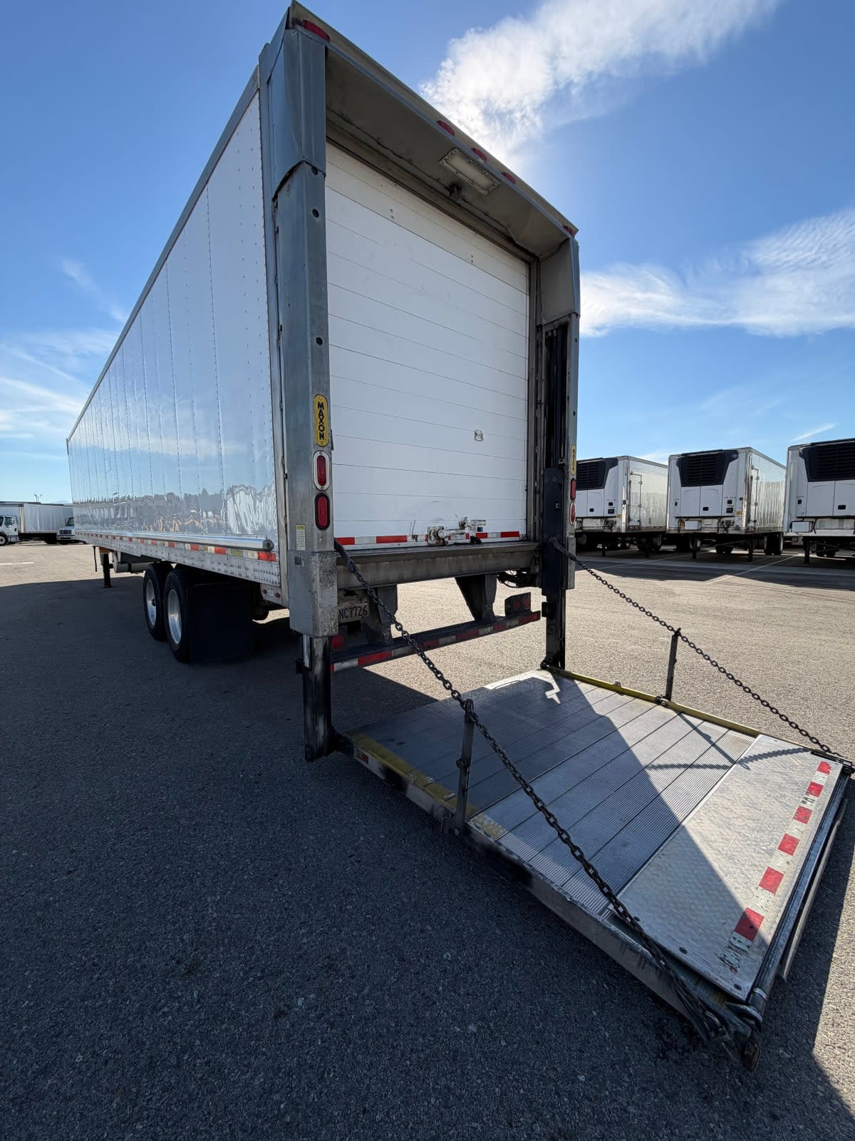 2016 Utility Trailers VS2RA 48/162/102 350541