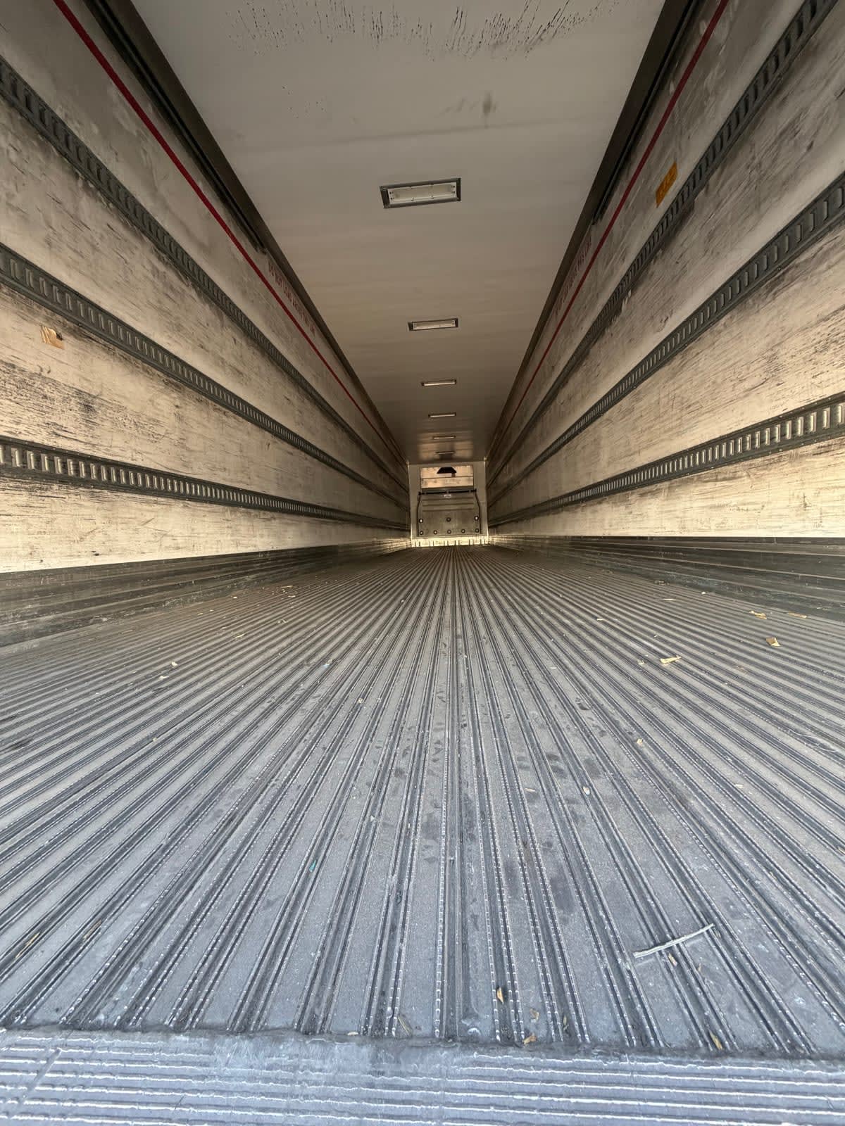 2016 Utility Trailers VS2RA 48/162/102 350541