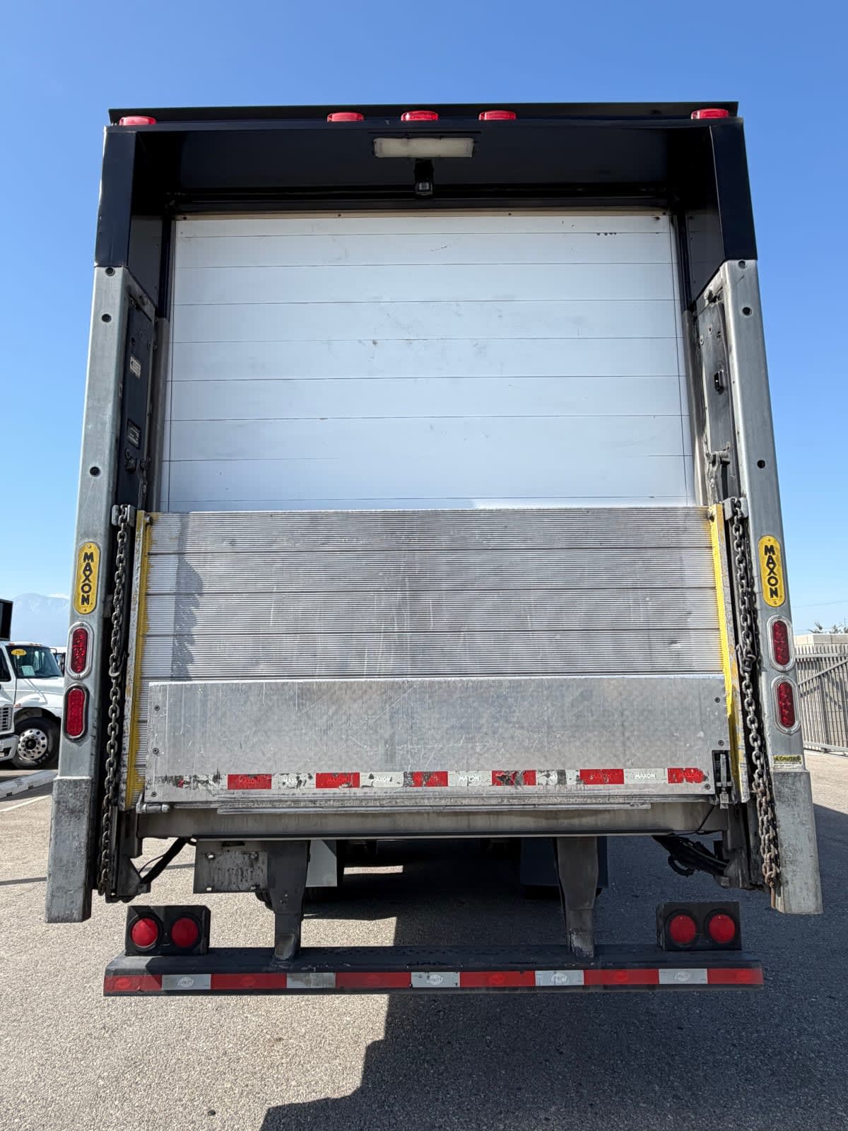 2016 Utility Trailers VS2RA 48/162/102 350543