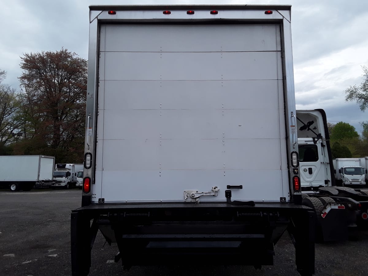 2015 Freightliner/Mercedes M2 106 351047