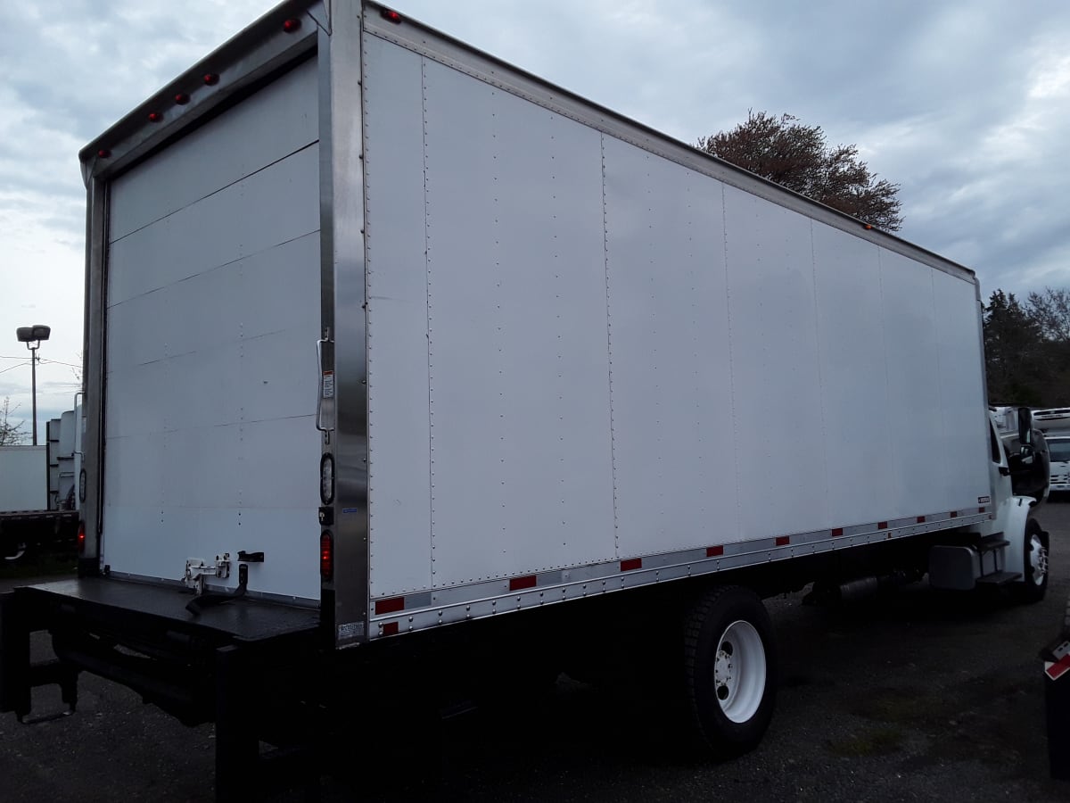 2015 Freightliner/Mercedes M2 106 351047