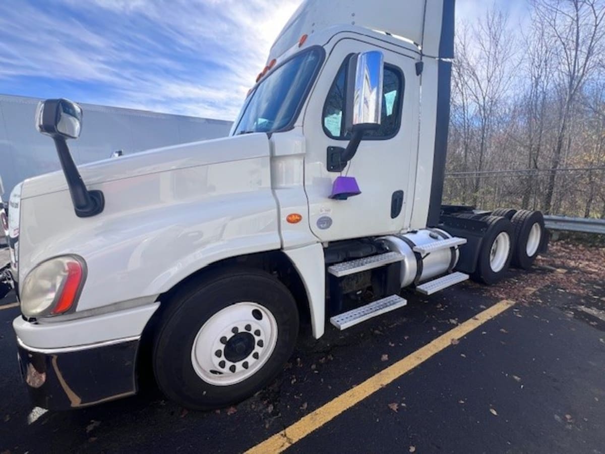 2015 Freightliner/Mercedes CASCADIA 125 351687