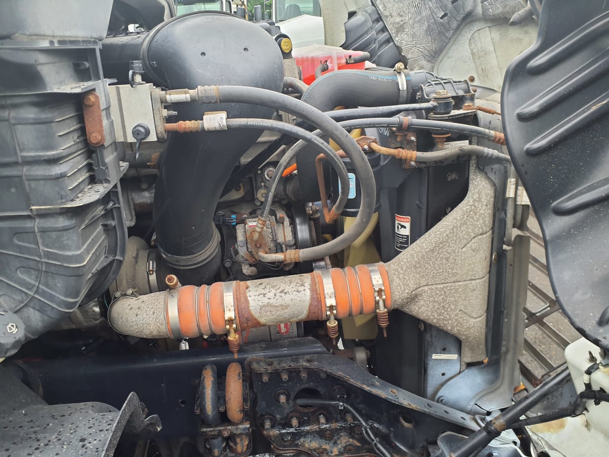 2015 Freightliner/Mercedes CASCADIA 113 351898