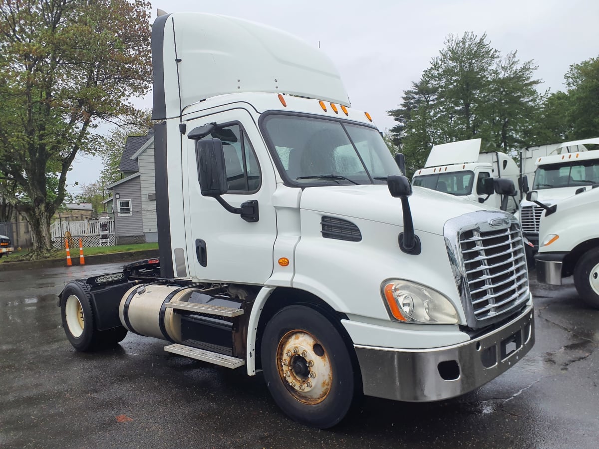 2015 Freightliner/Mercedes CASCADIA 113 351898