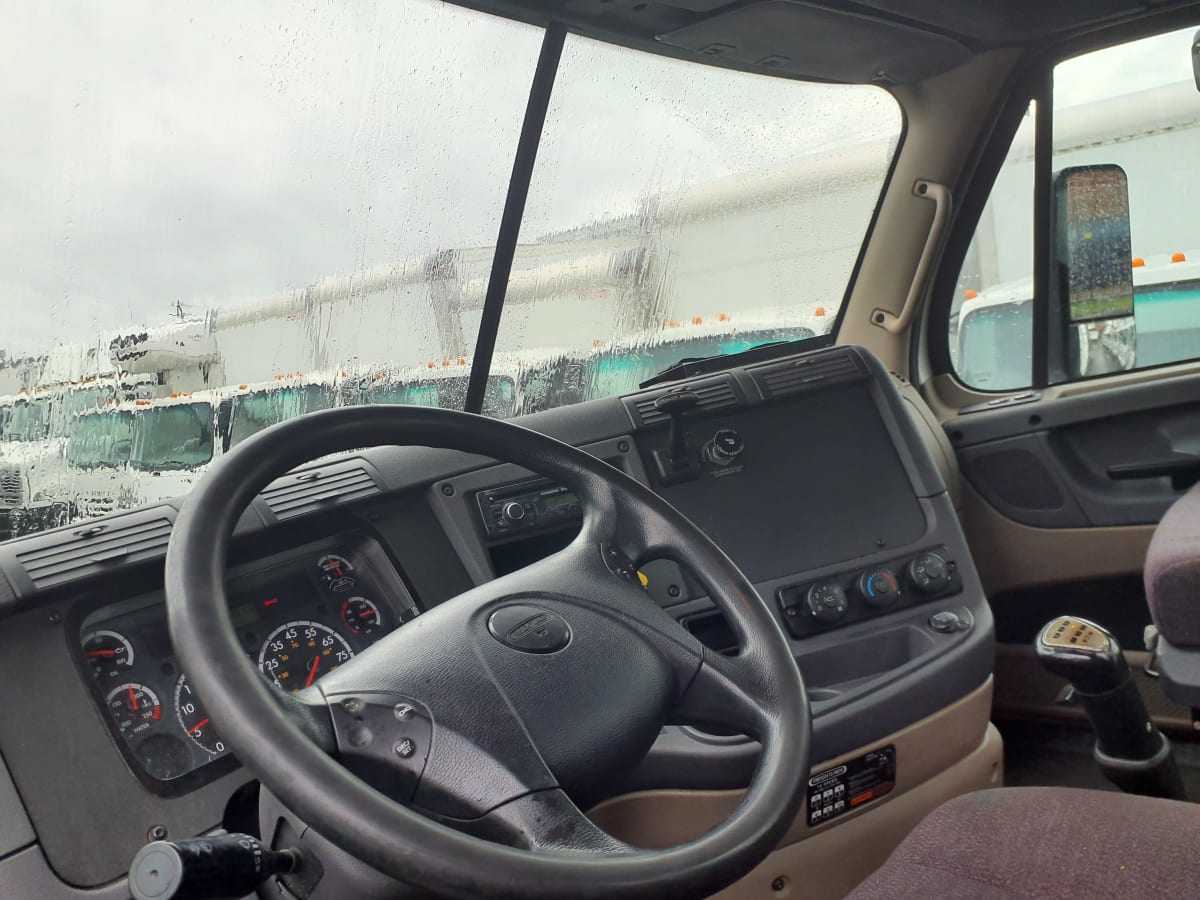 2015 Freightliner/Mercedes CASCADIA 113 351898