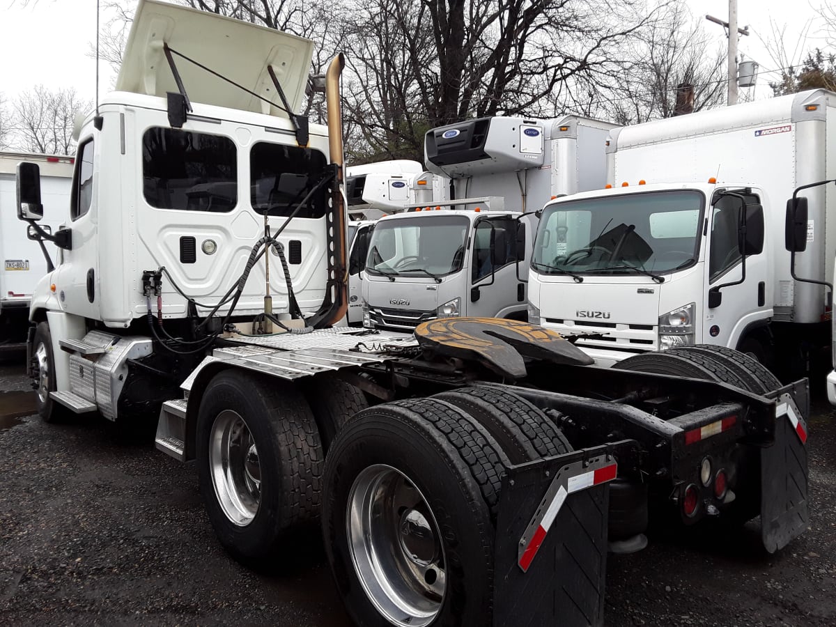 2016 Freightliner/Mercedes CASCADIA 125 352045