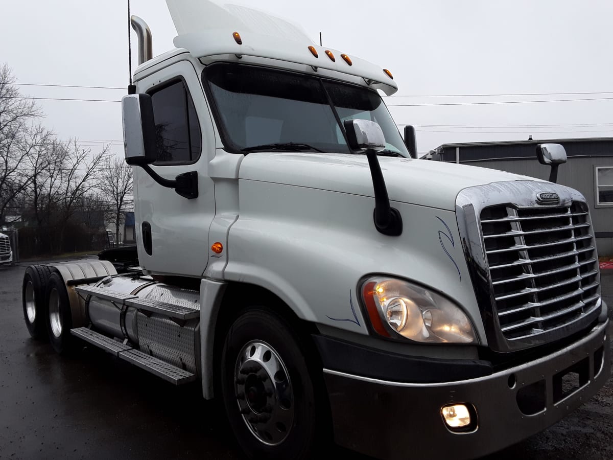 2016 Freightliner/Mercedes CASCADIA 125 352045