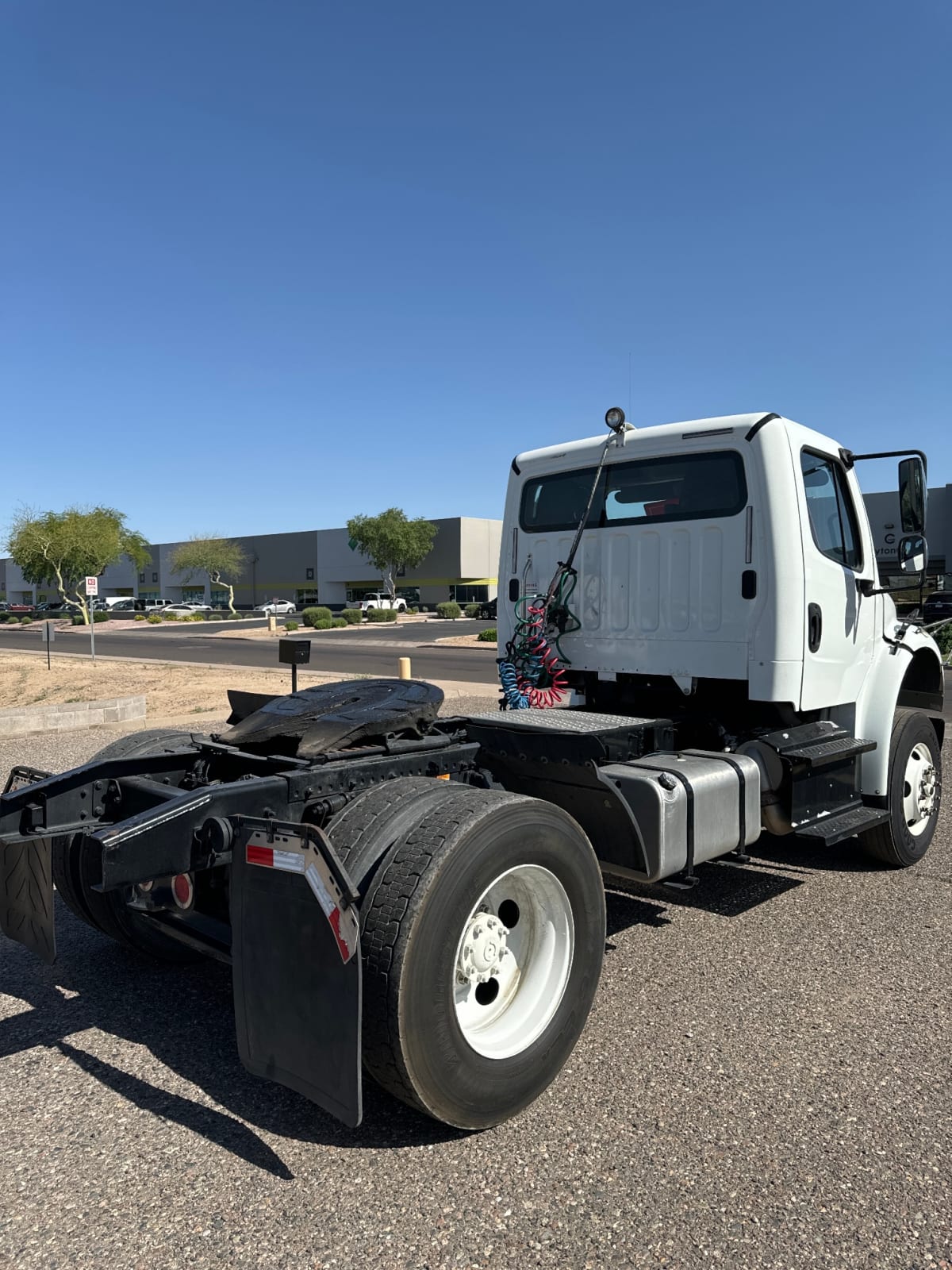 2016 Freightliner/Mercedes M2 106 352081