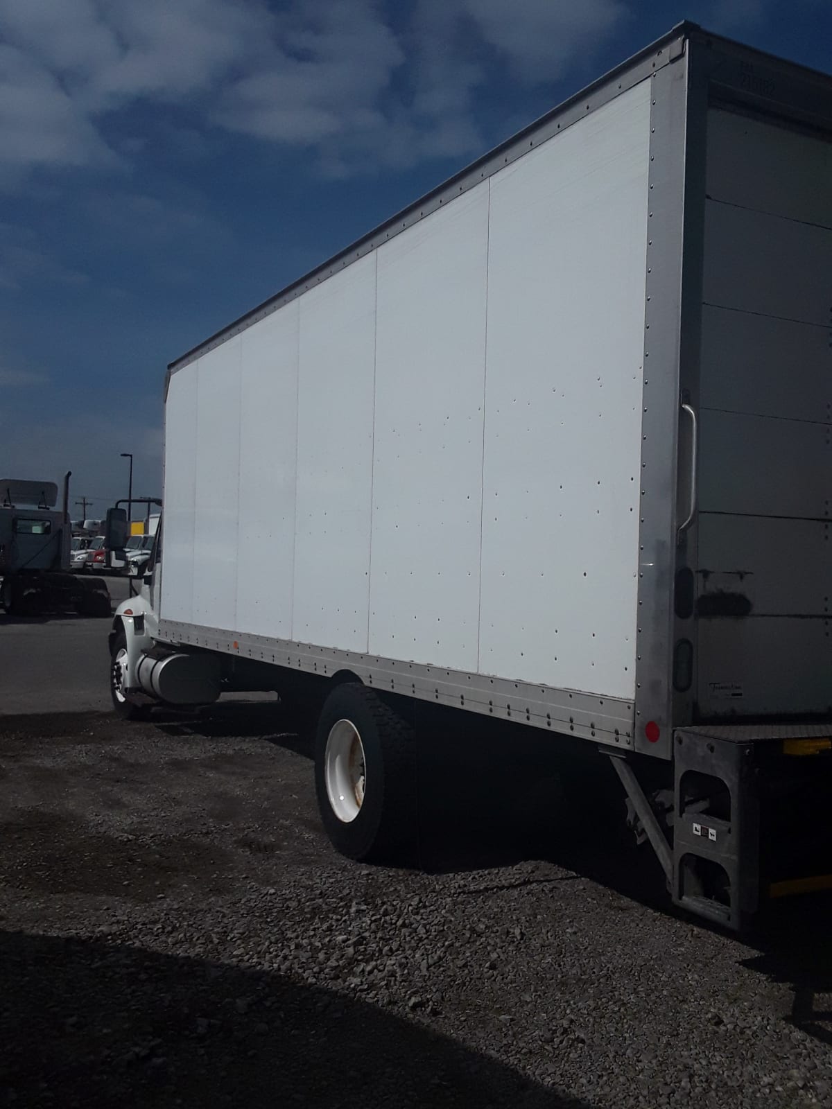 2015 Navistar International 4300 352453