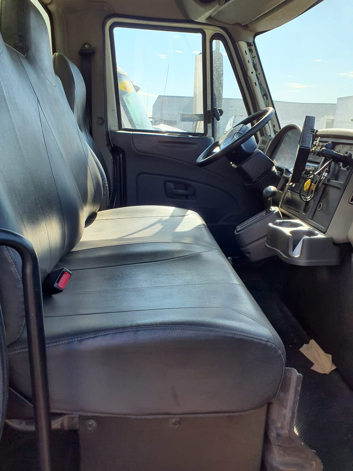 2015 Navistar International 4300 352523