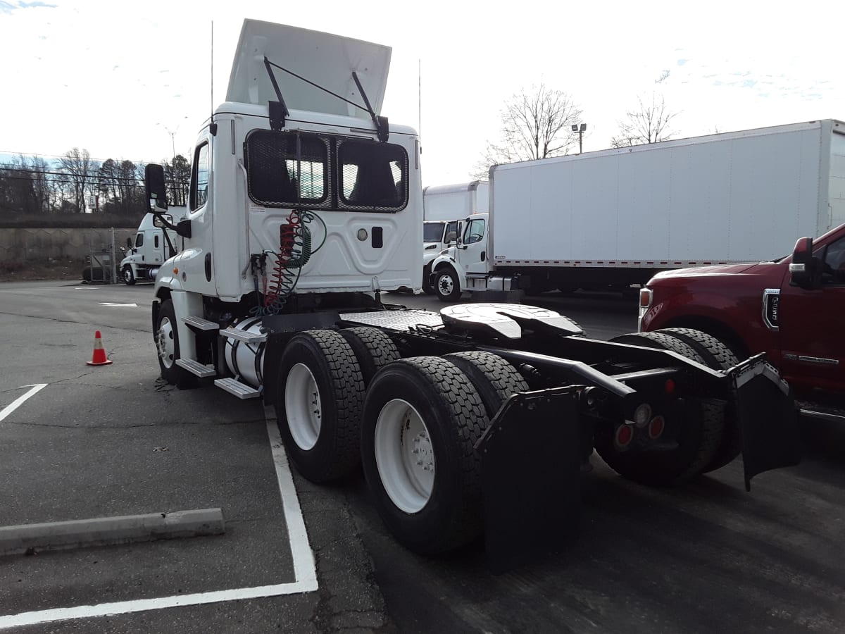 2015 Freightliner/Mercedes CASCADIA 125 352913