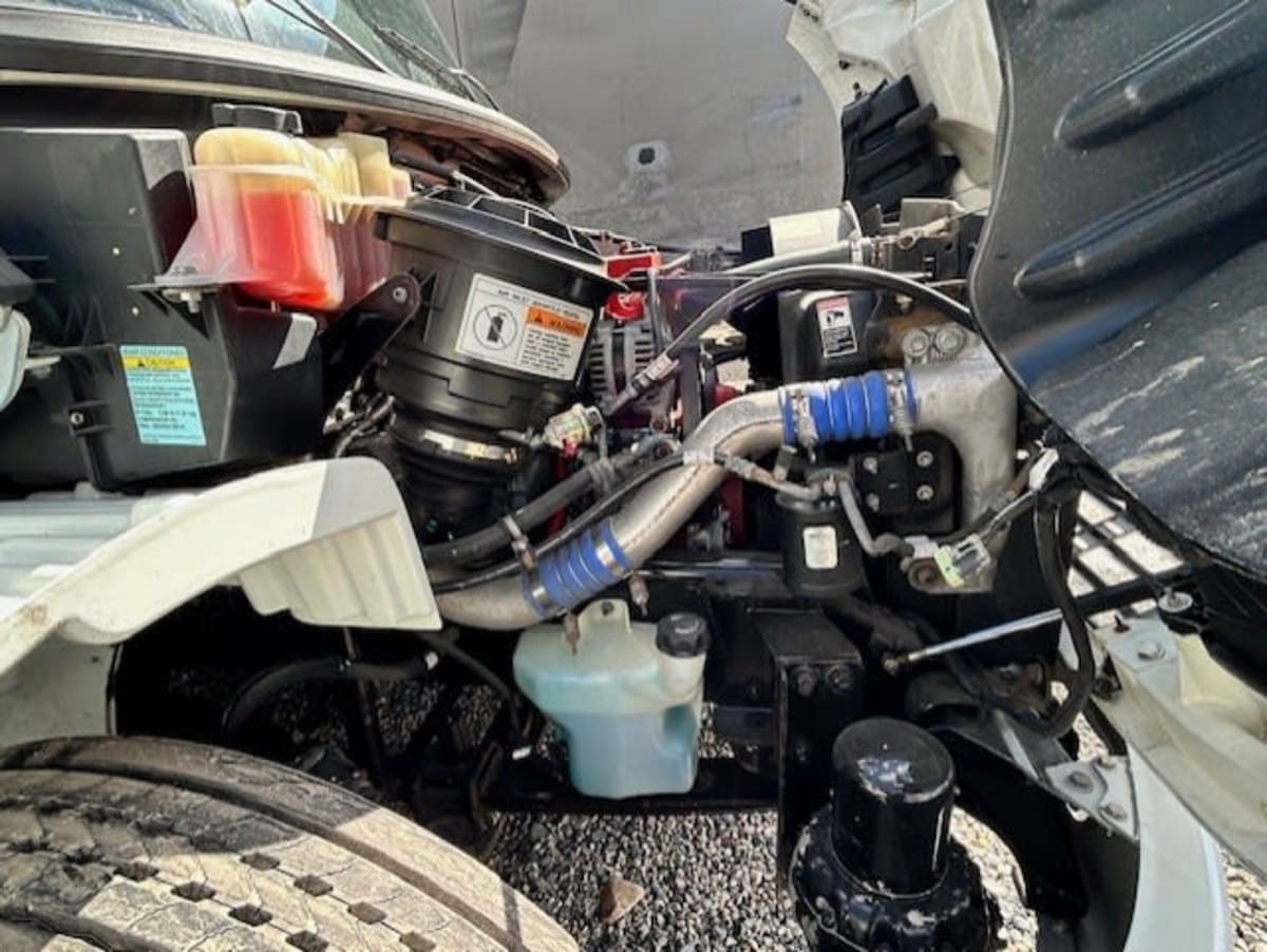 2015 Freightliner M2 106 - image 11