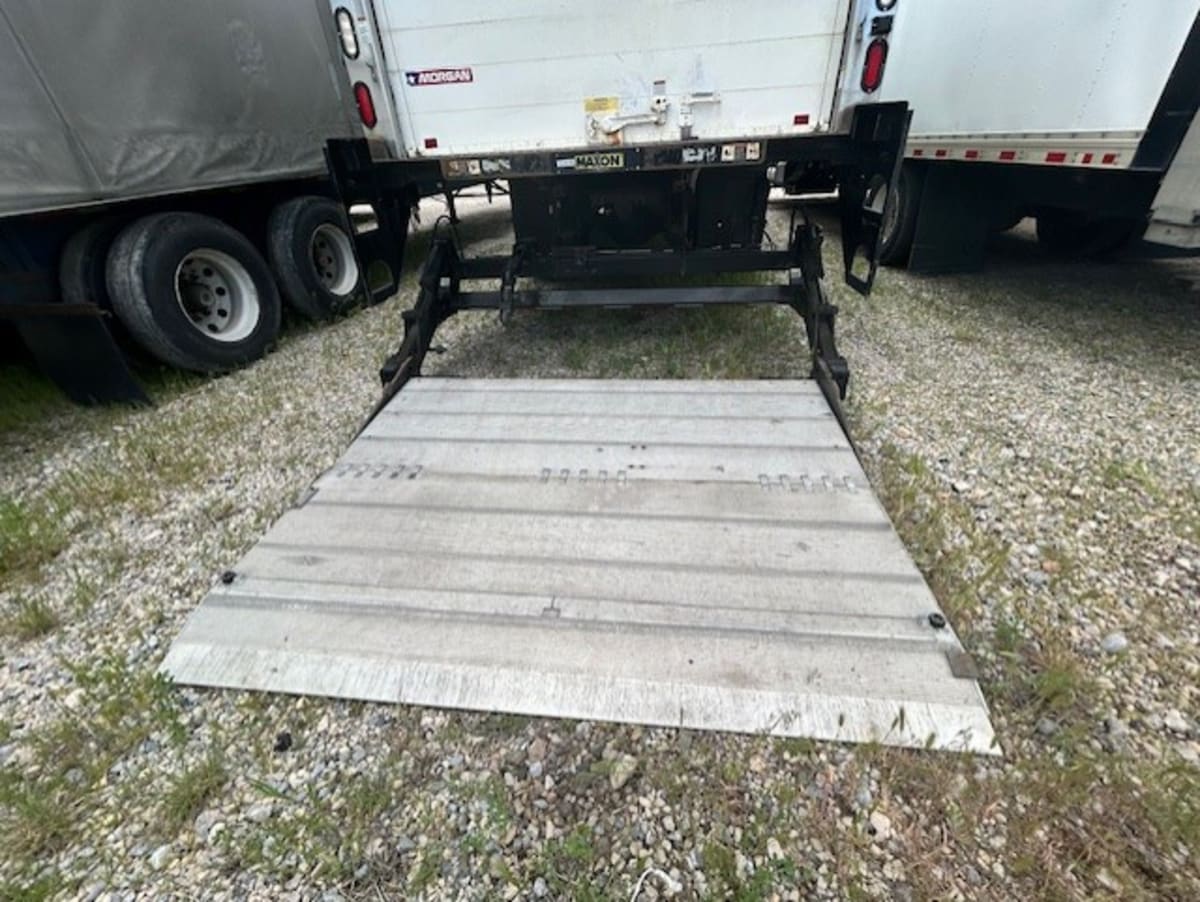 2015 Freightliner M2 106 - image 17