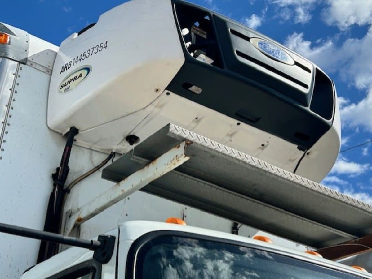 2015 Freightliner M2 106 - image 7