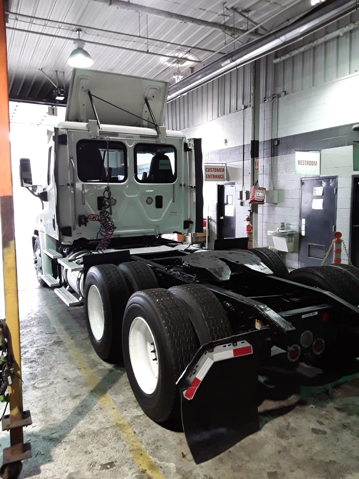 2016 Freightliner/Mercedes CASCADIA 125 354096