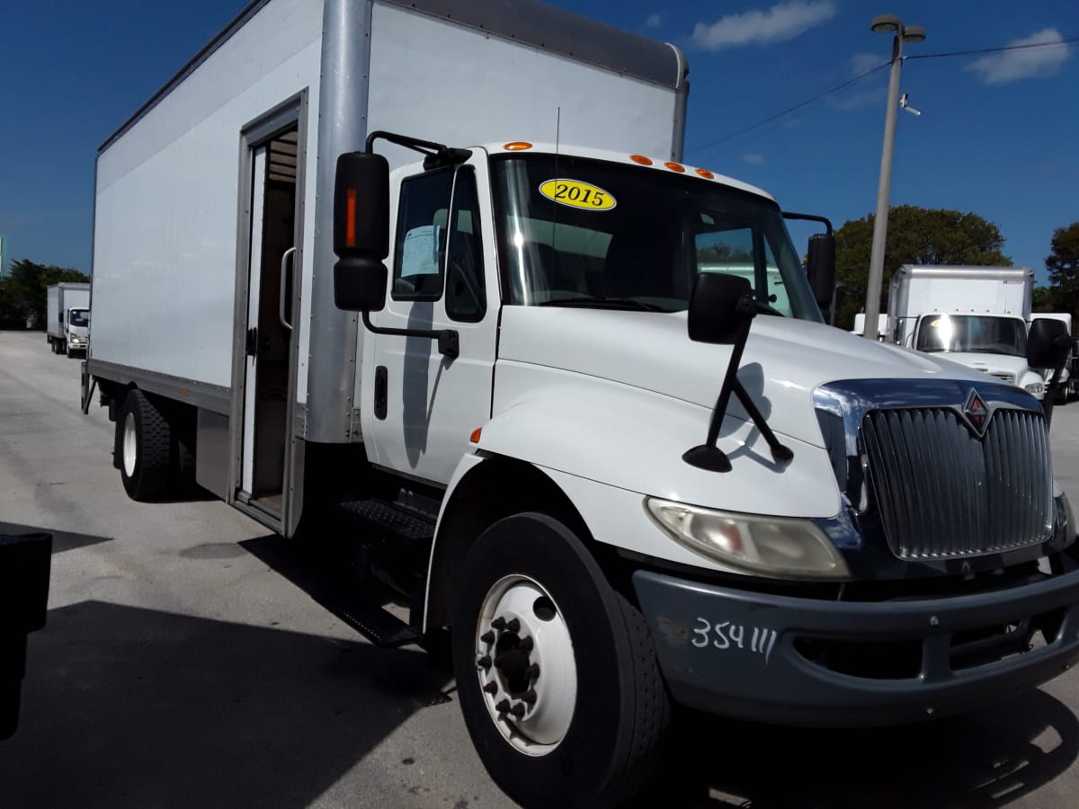 2015 Navistar International 4300 354111