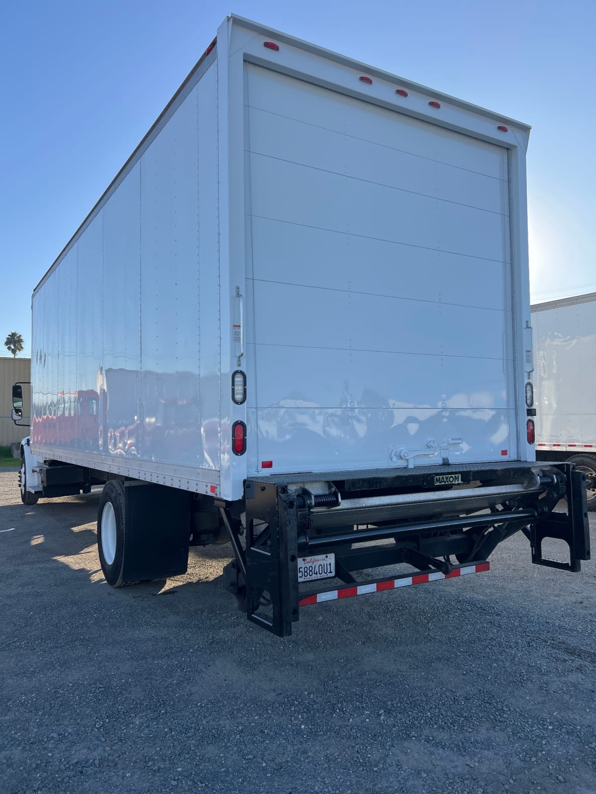 2015 Freightliner/Mercedes M2 106 354193