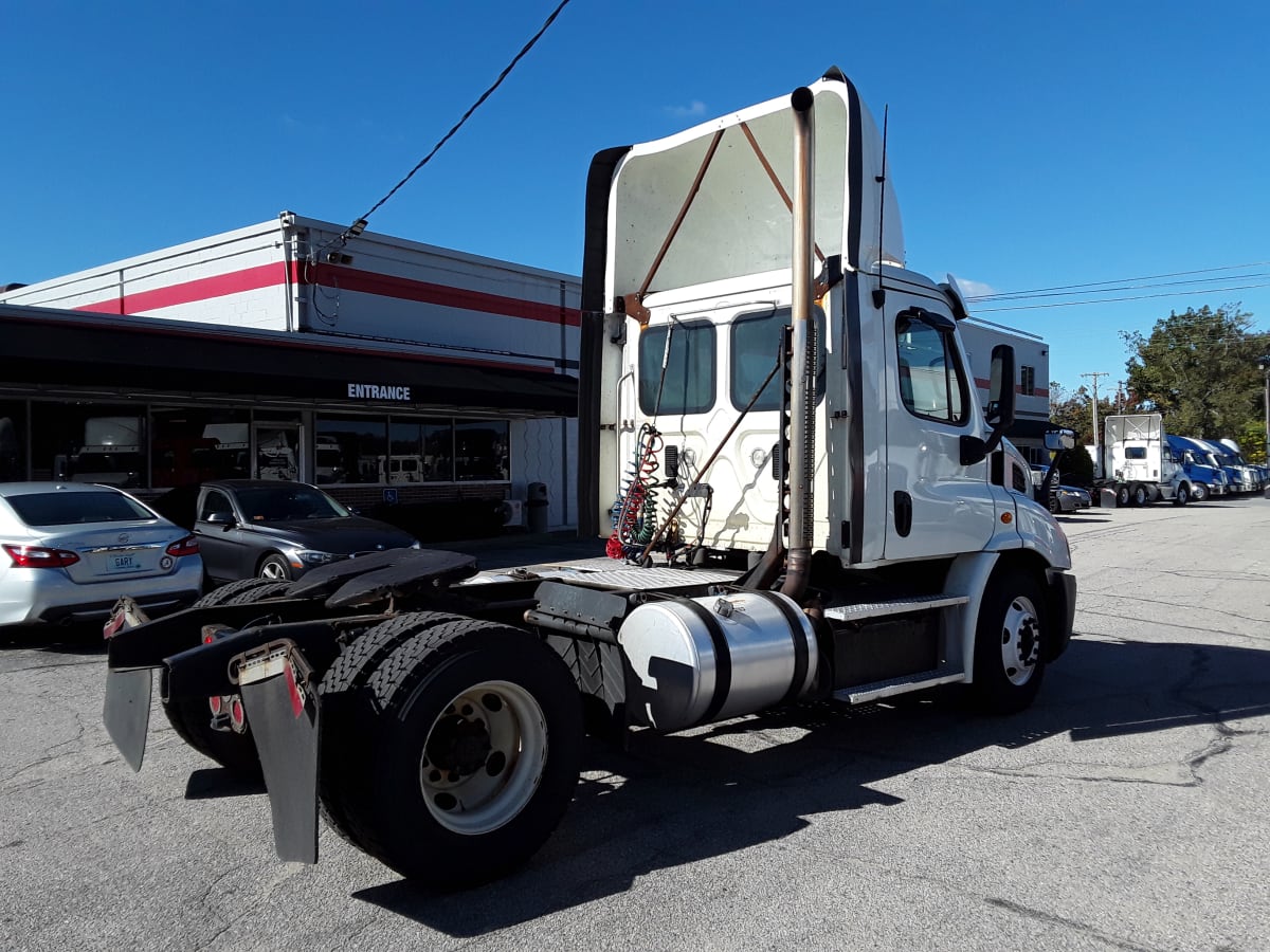 2016 Freightliner/Mercedes CASCADIA 113 354320