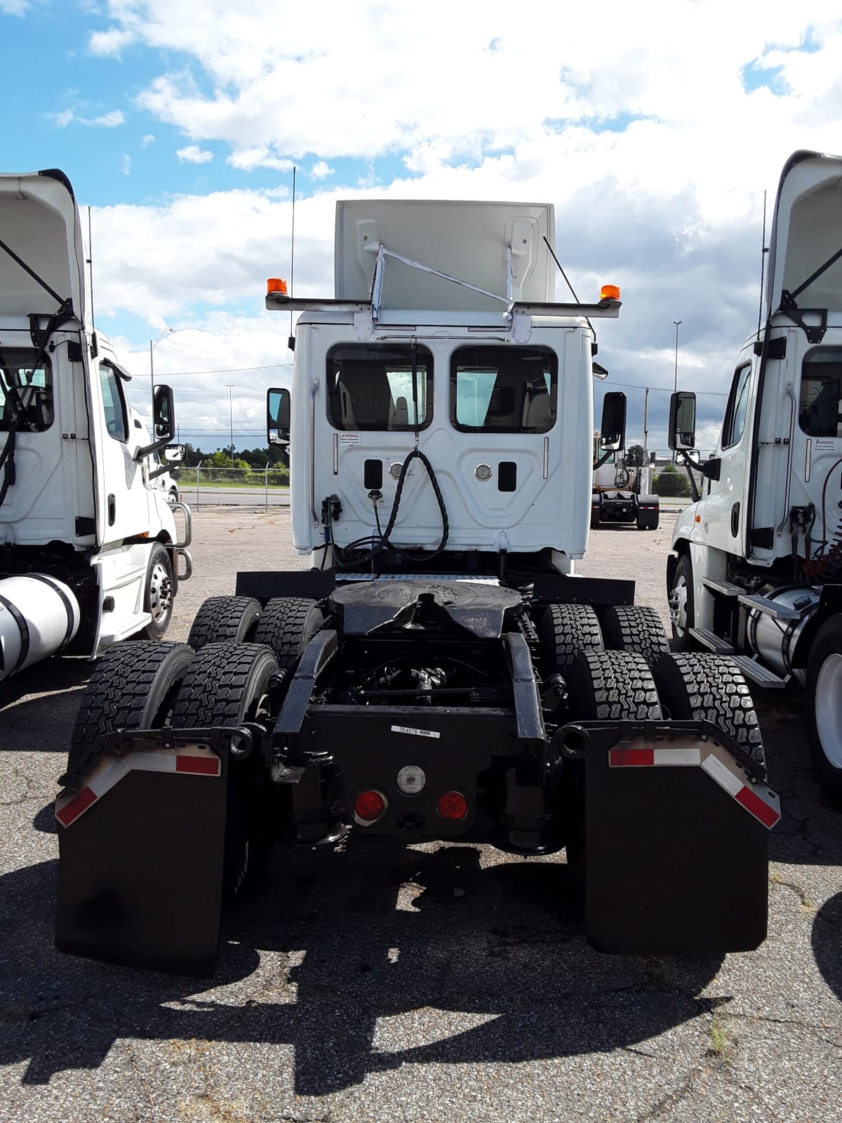 2016 Freightliner/Mercedes CASCADIA 125 354576