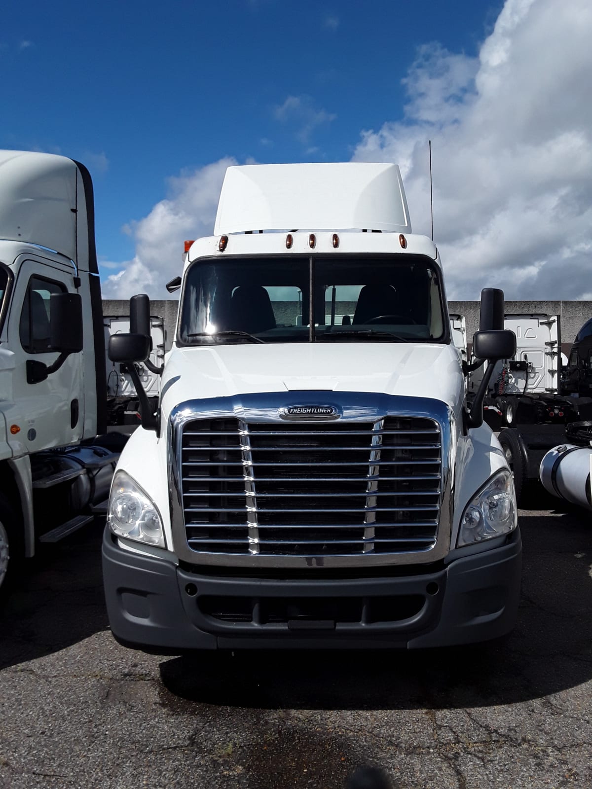 2016 Freightliner/Mercedes CASCADIA 125 354576