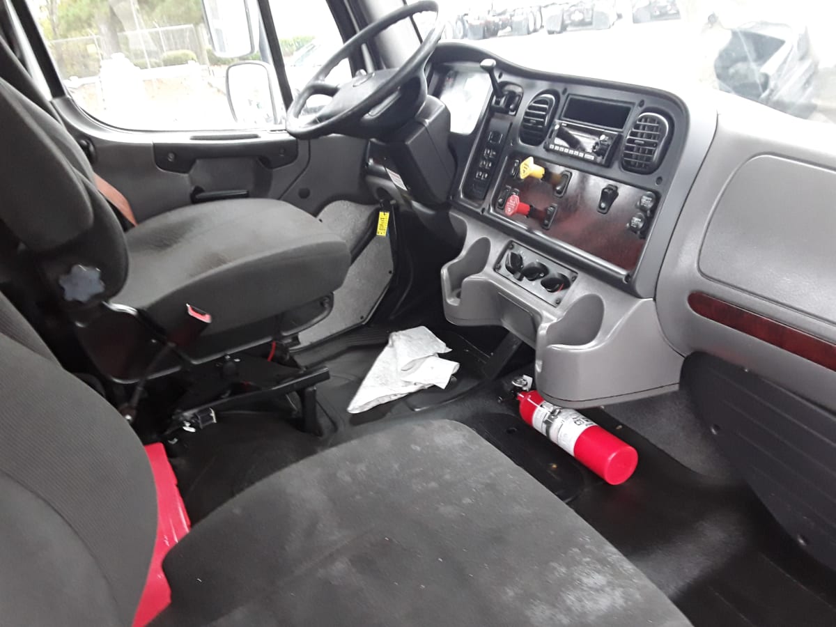 2016 Freightliner/Mercedes M2 106 354833