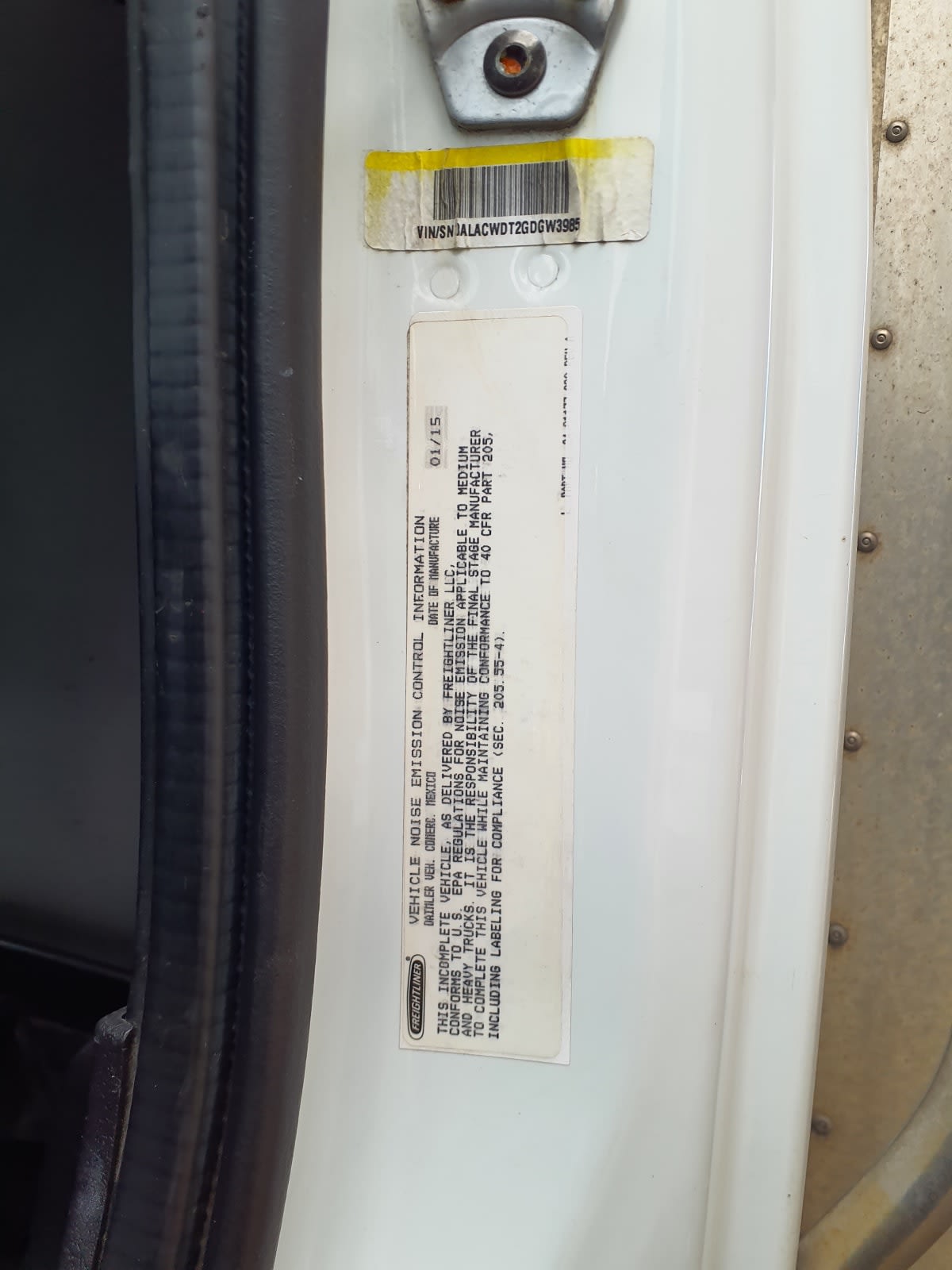 2016 Freightliner M2 106 - image 12